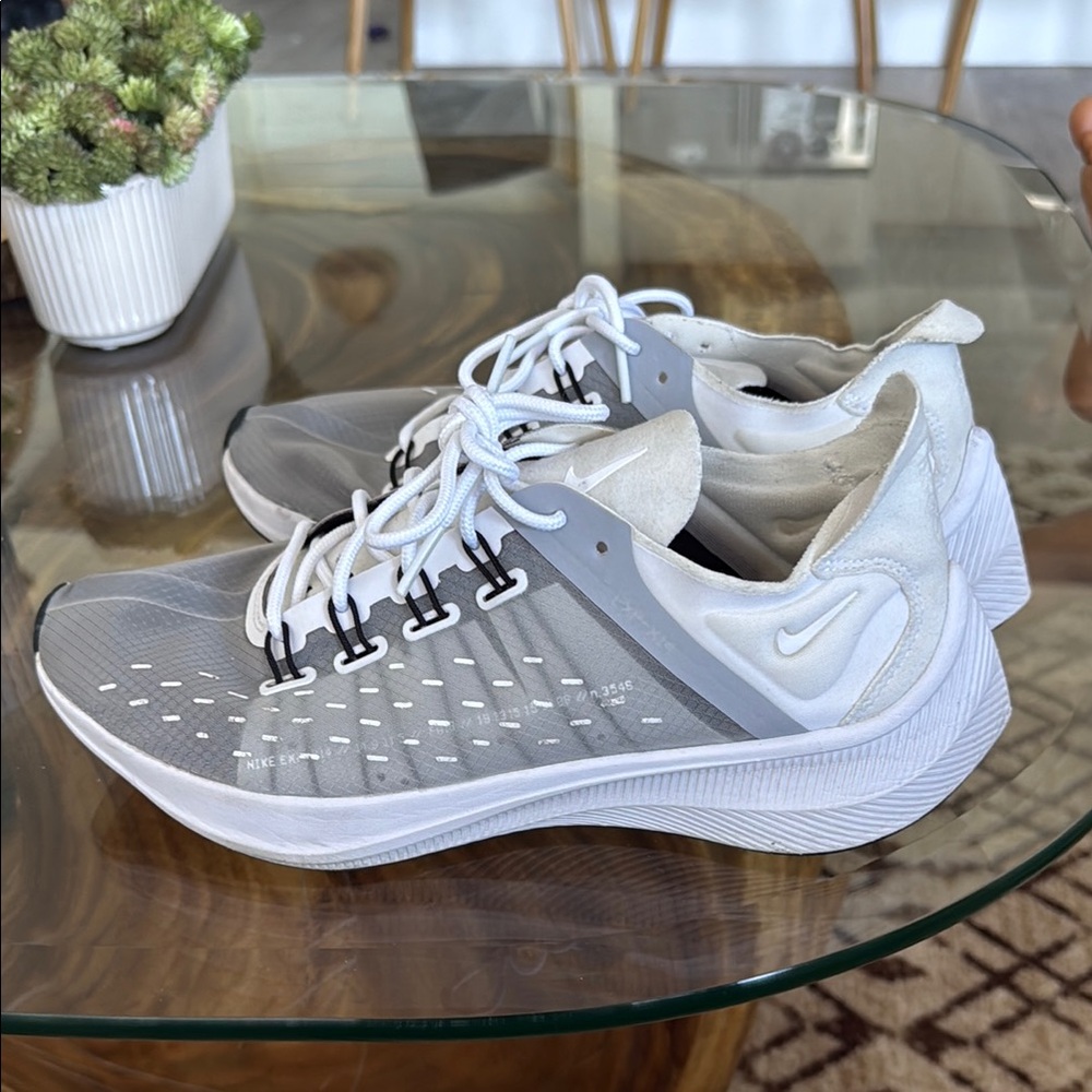 Nike Women's White and Gray Running Shoes
